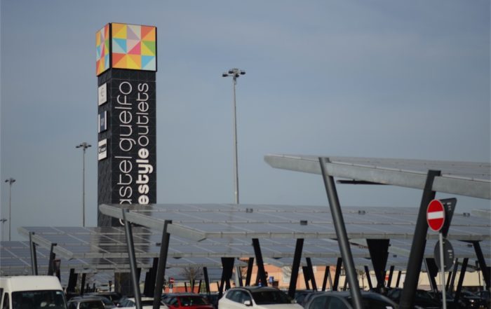 Fotovoltaico sul parcheggio dell'Outlet Castel Guelfo